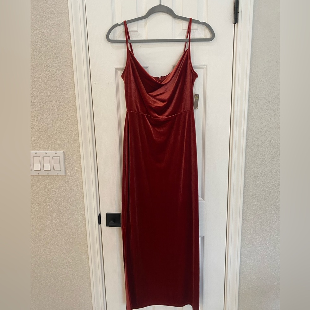 Taylor Velour rust/ orange color size 2.